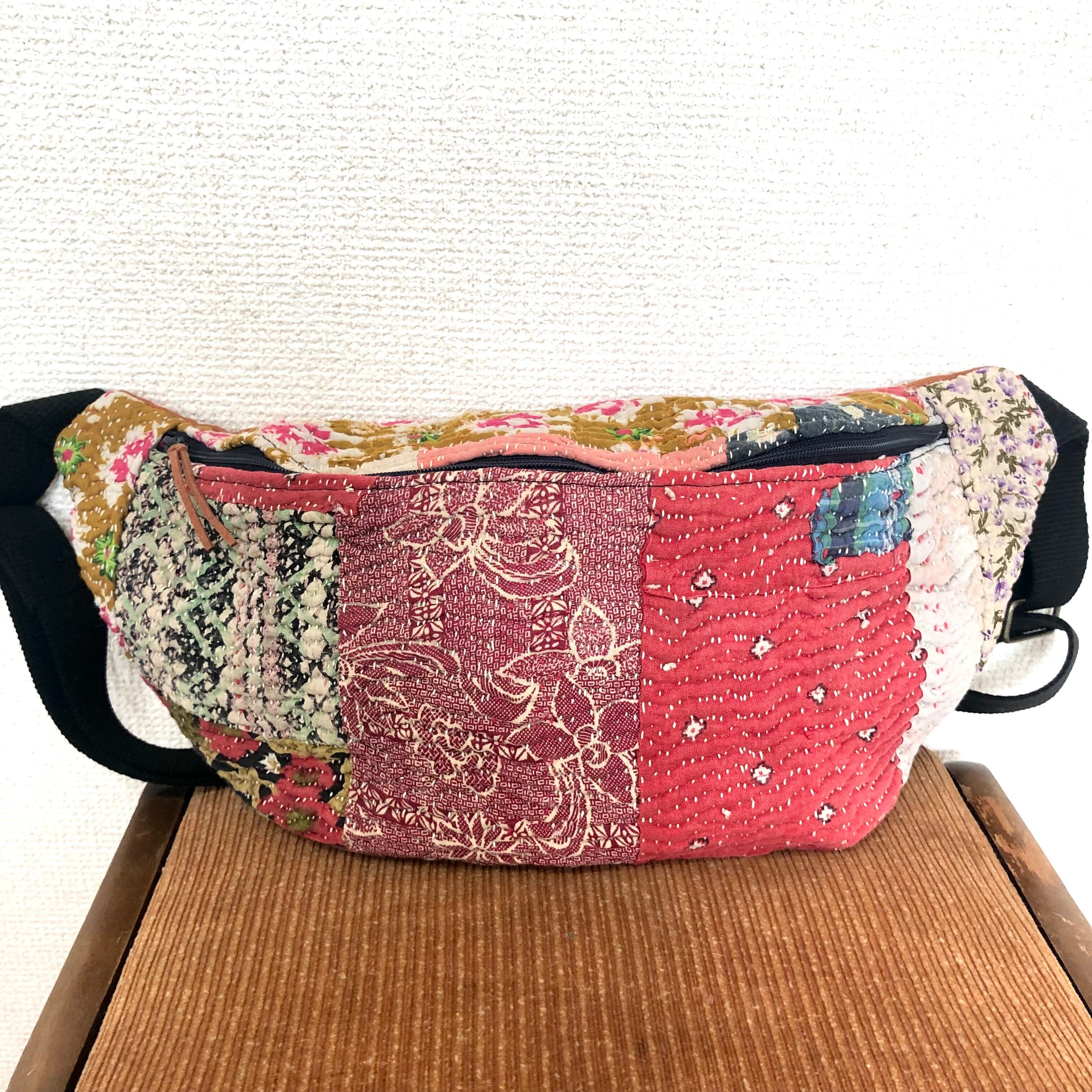 パッチワークキルトのボディバッグ 刺し子 ウエストバッグ 刺繍