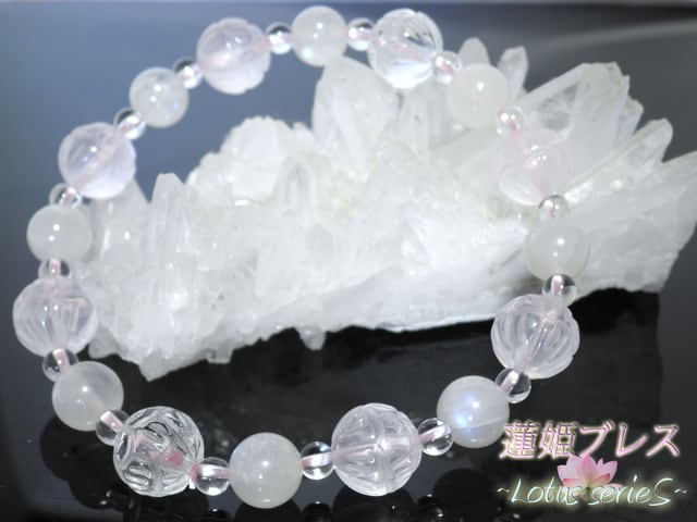 蓮のように気高く美しく☆】ムーンストーンの蓮姫ブレス恋愛の運気