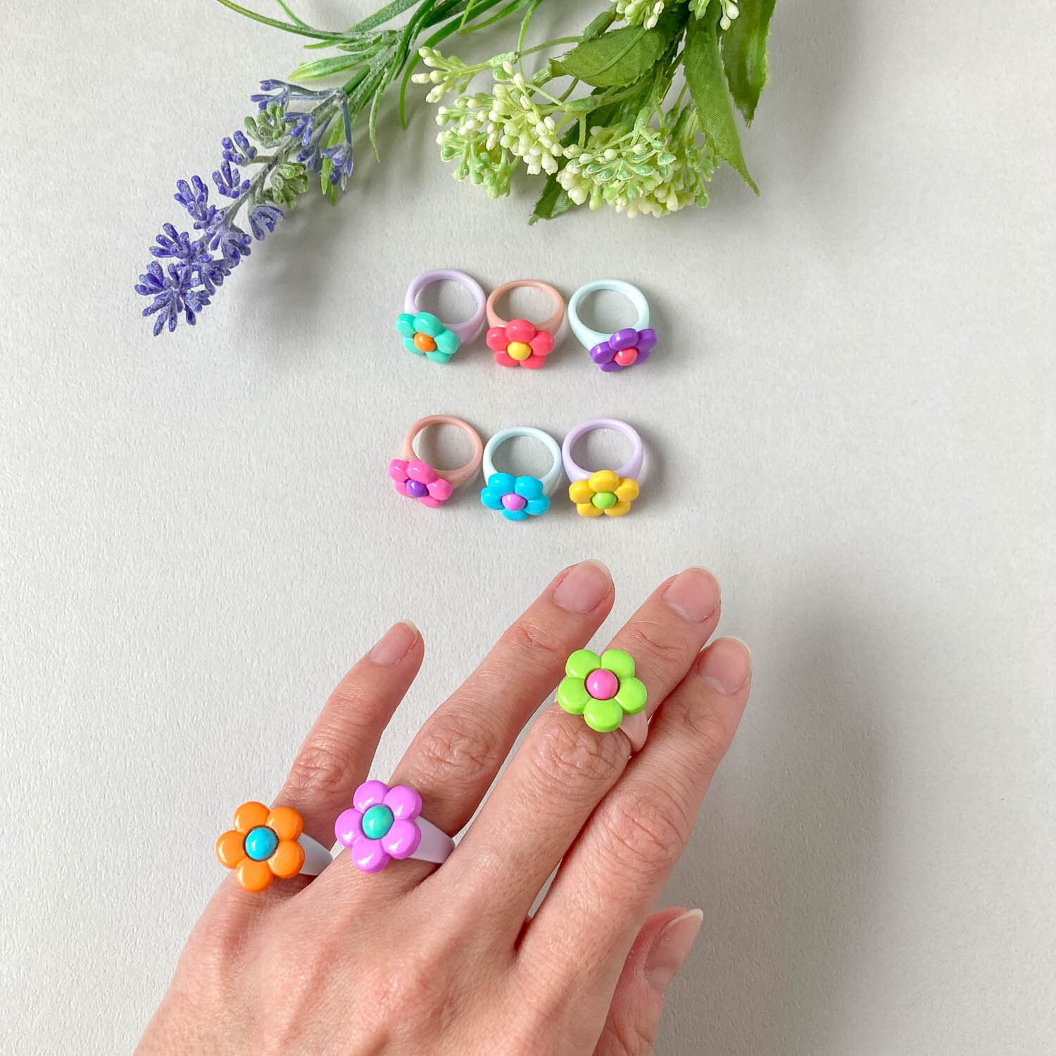 ビビッドカラーのお花 キッズリングセット(3p)