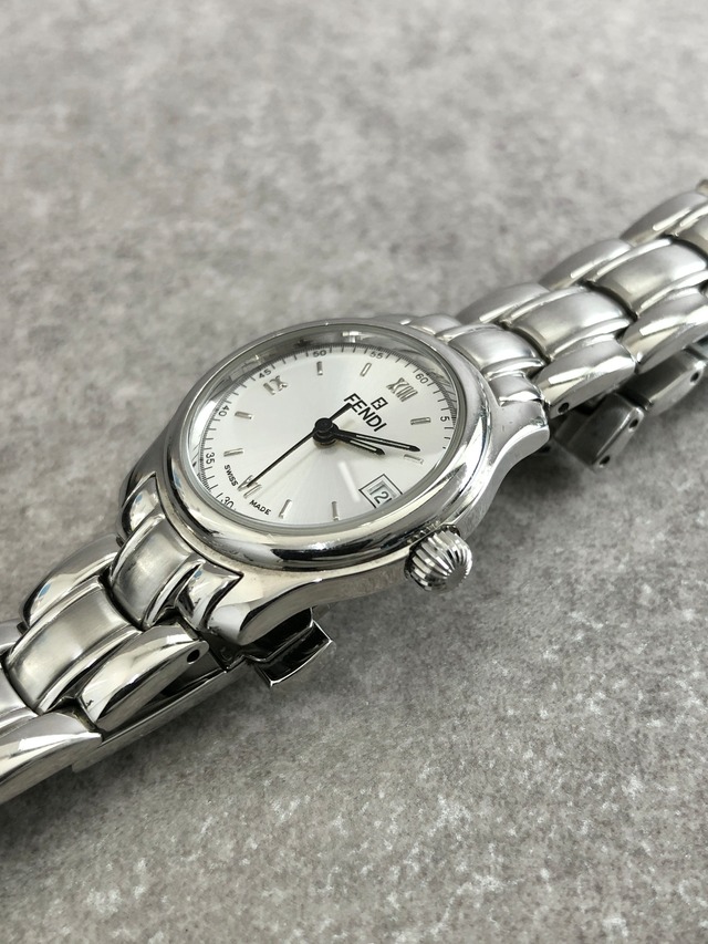 FENDI フェンディ オロロジ 腕時計 シルバー ローマ文字 ステンレススチール クォーツ 210L vintage ヴィンテージ オールド 7n3fw5