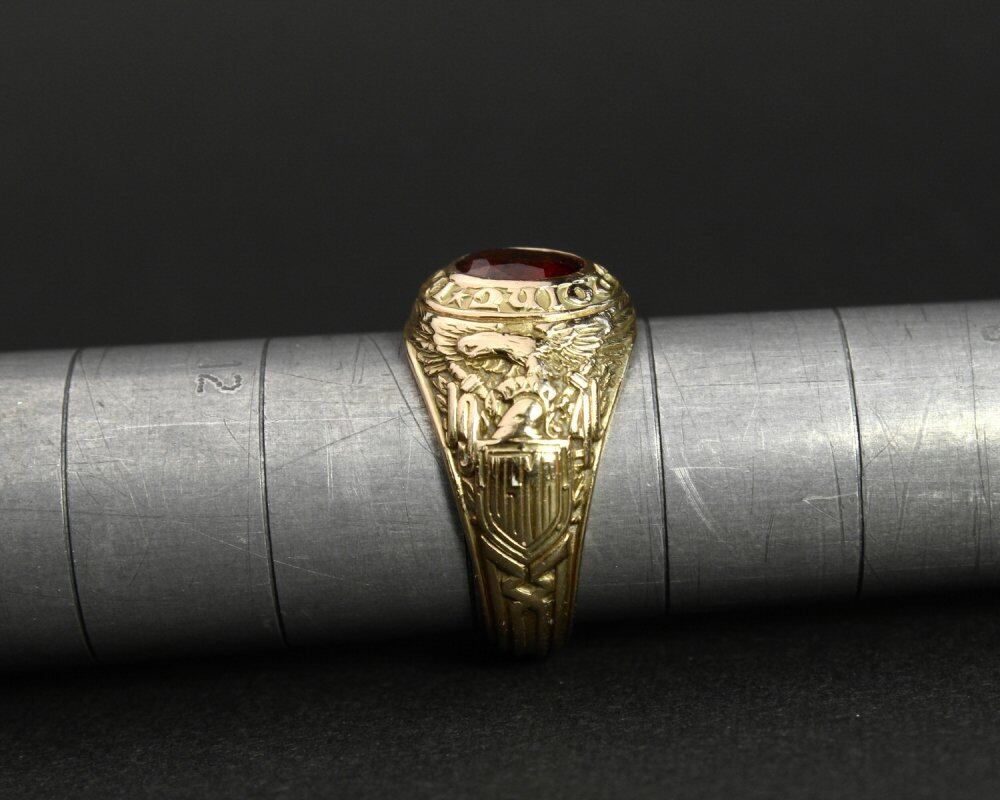 Vintage Tiffany College Ring [TIFFANY & Co] [USMA WEST POINT 1941s-] [14kt  Gold] Garnet Top Class Ring | beruf