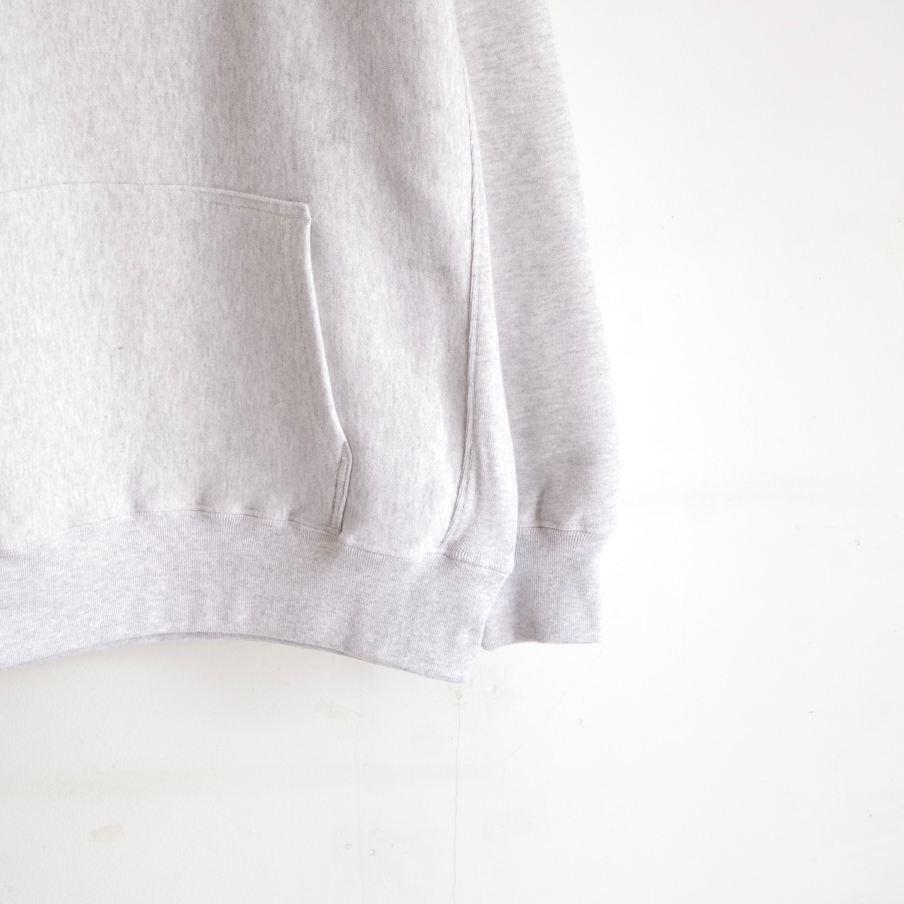 one f.  Quietly,Eleven  HOODIE　