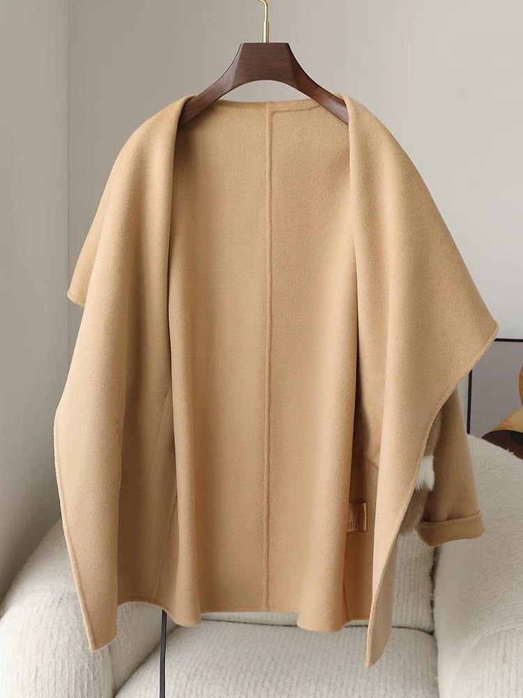 新品未使用 ベアテーラードポンチョアルパカ素材 ミルクティーベージュ 新品未使用 ベアテーラードポンチョアルパカ素材 ミルクティーベージュ