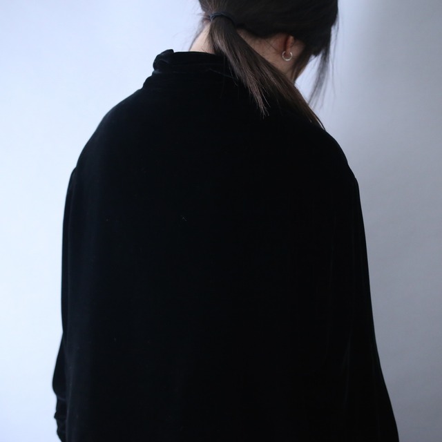 "刺繍×薔薇" asymmetry design loose silhouette black velours shirt