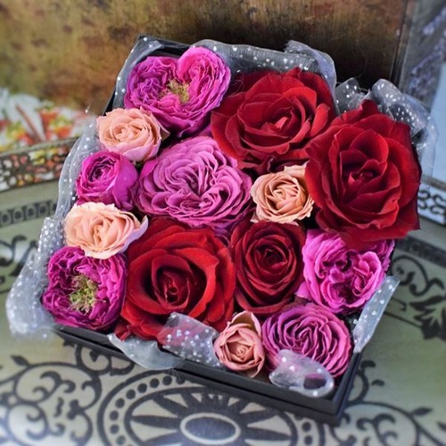 【フラワーボックス】バラでつくるローズボックス。 おしゃれな誕生日プレゼントや引越し祝い、手土産用のギフトにおすすめ
