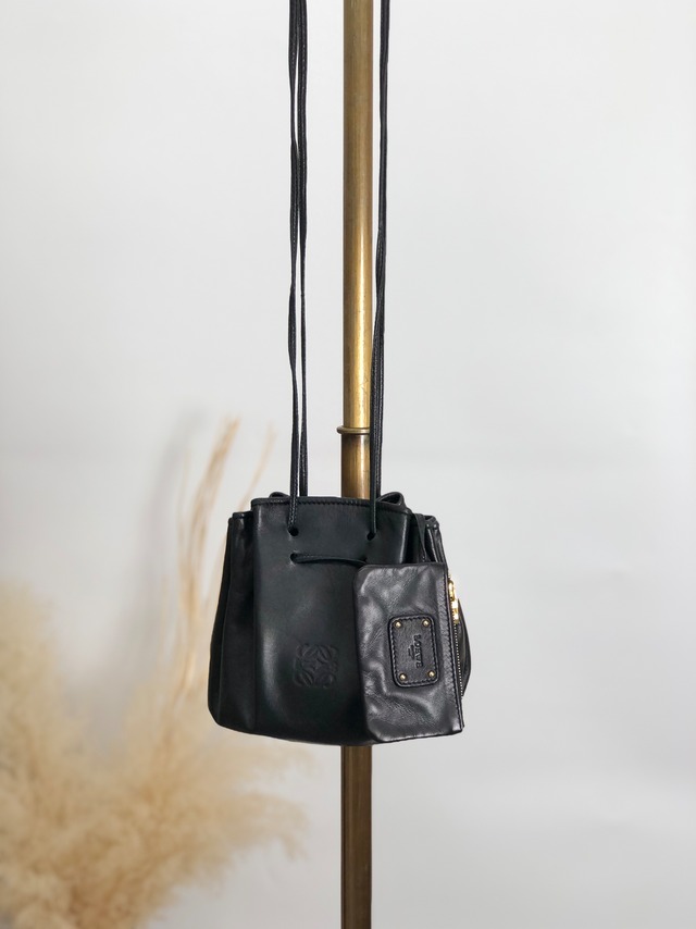LOEWE ロエベ ショルダーバッグ ブラック アナグラム ナッパレザー 巾着 ポーチ vintage ヴィンテージ オールド vpkiwz