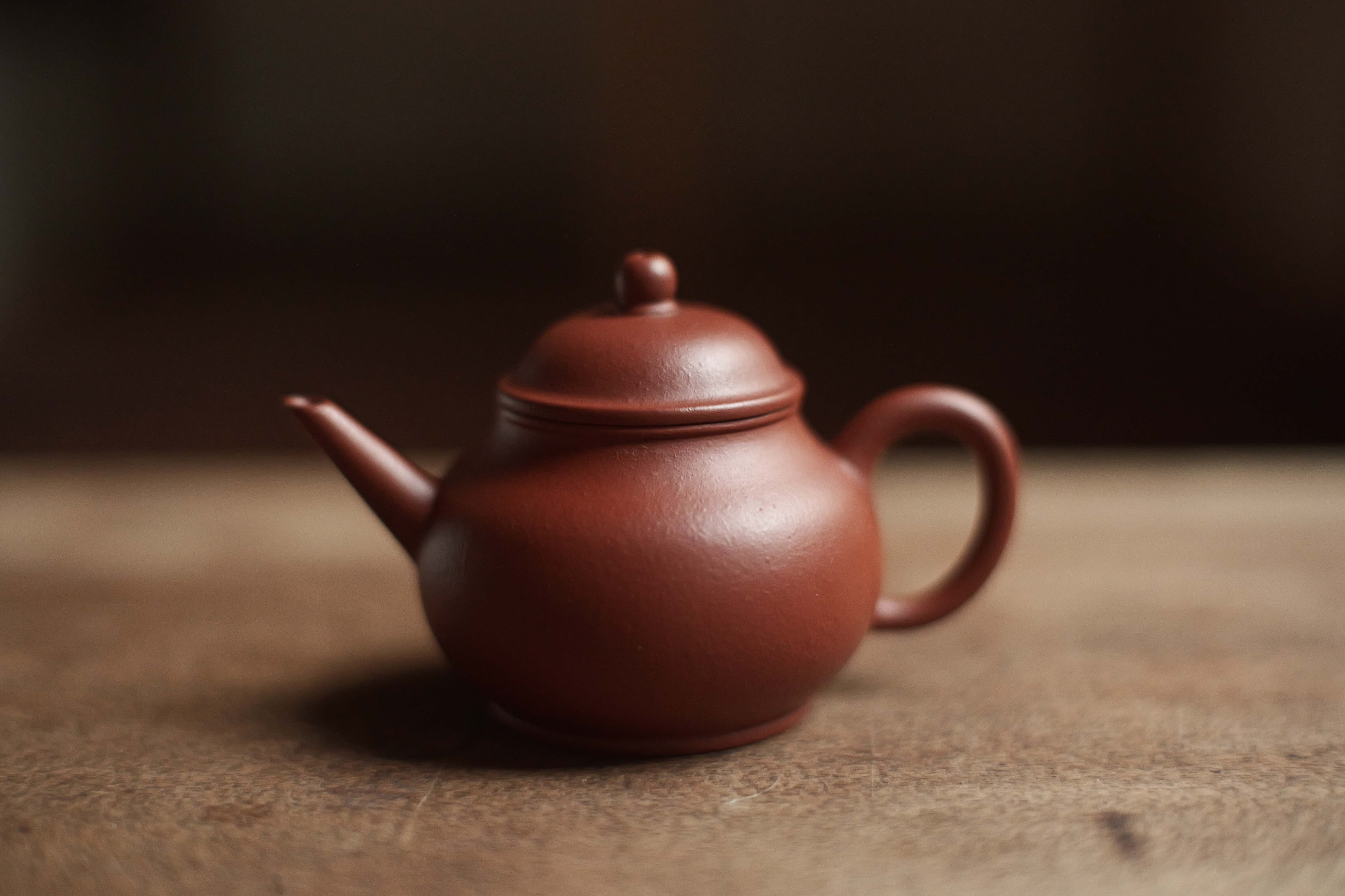 ヴィンテージ 宜興紫砂壺「芭樂水平」（約97cc）・紅泥 | 北白川糕糰店