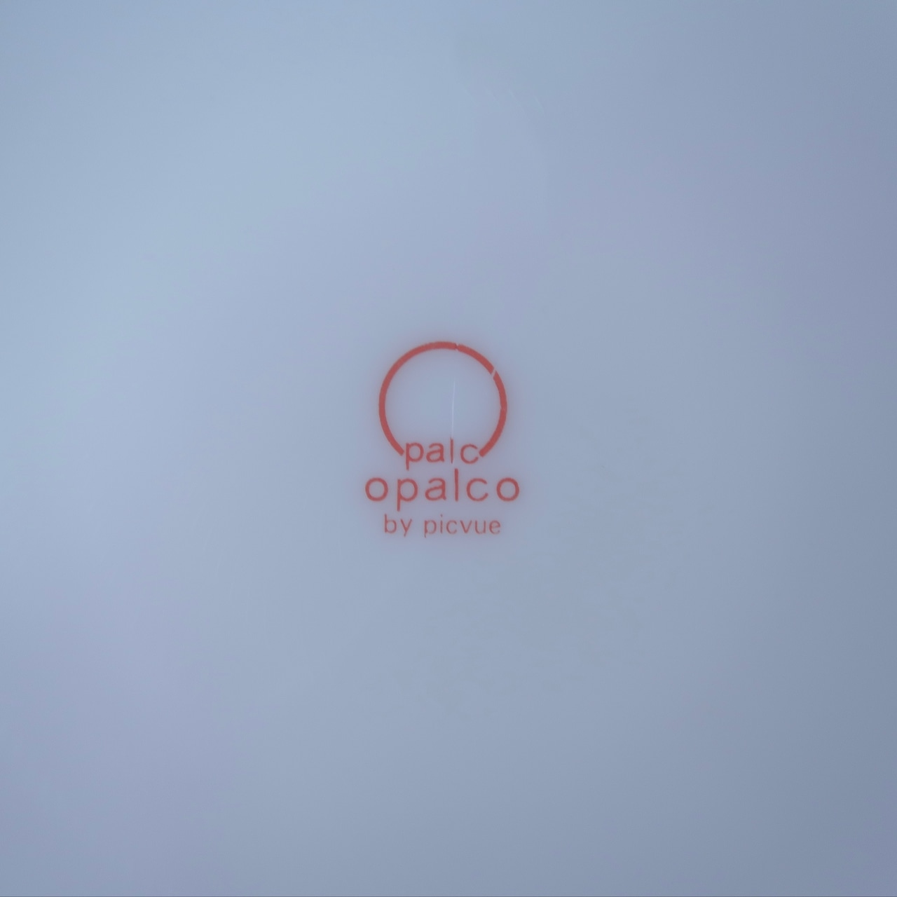 【台湾食器】ミルクガラスのお皿