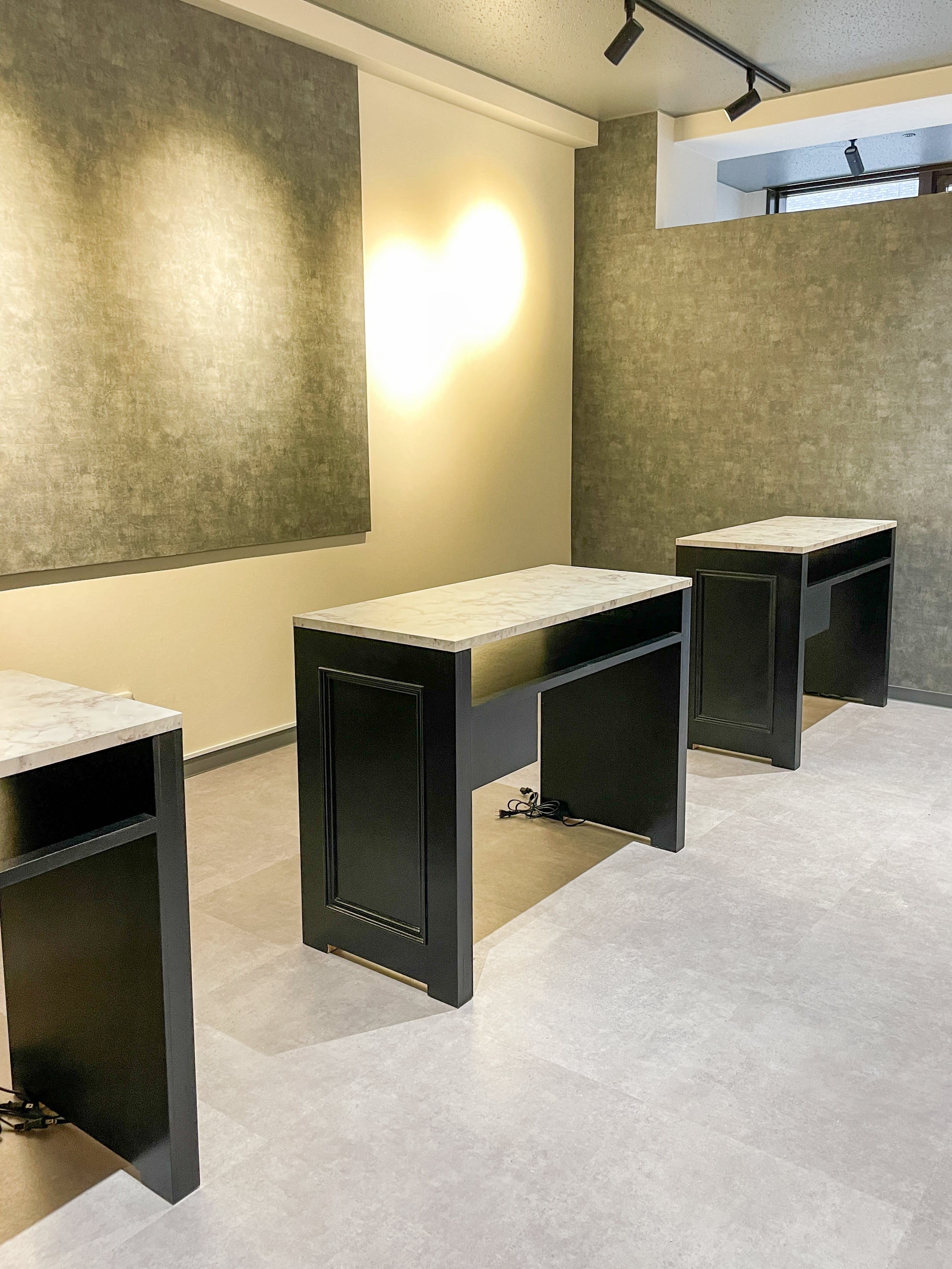 大理石天板ネイルテーブル1000 かわいい引き出し付き（ネイルデスク