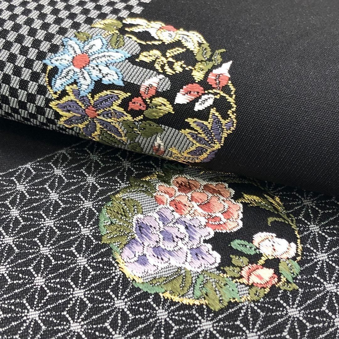 袋帯 丸に美しい花々柄 縦柄市松模様 麻の葉 金糸 黒色 O-3488  