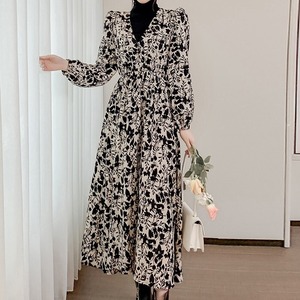 【送料無料】 裏地付き ドッキングワンピース レディース 異素材 ドッキング ハイネック インナー 長袖 花柄 小花柄 Aライン フレア ロングワンピース ロング丈 ミモレ丈 ハイウエスト 体型カバー 着痩せ 細見え 大人 可愛い ナチュラル 上品 きれいめ お出かけ デート お洒落 おしゃれ 韓国 春 秋 冬 20代 30代 40代 50代 大きいサイズ 2XL ブラック 黒 ホワイト モノトーン