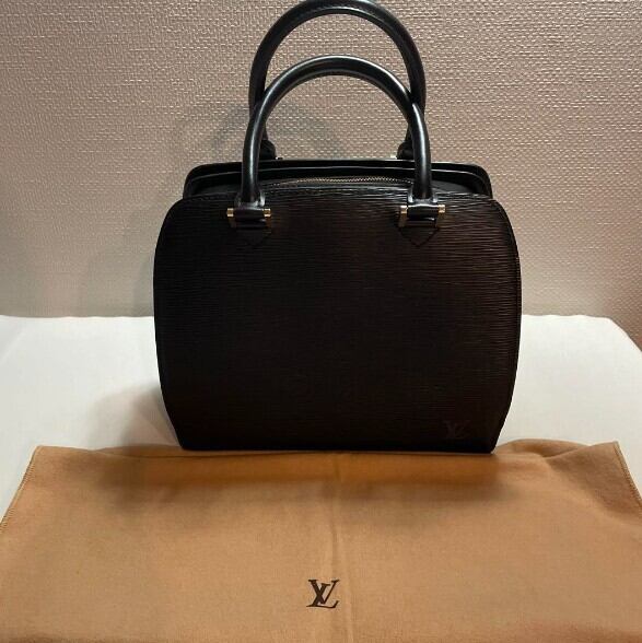 LOUIS VUITTONルイヴィトン☆エピ☆ソルボンヌ☆ノワール （廃盤  