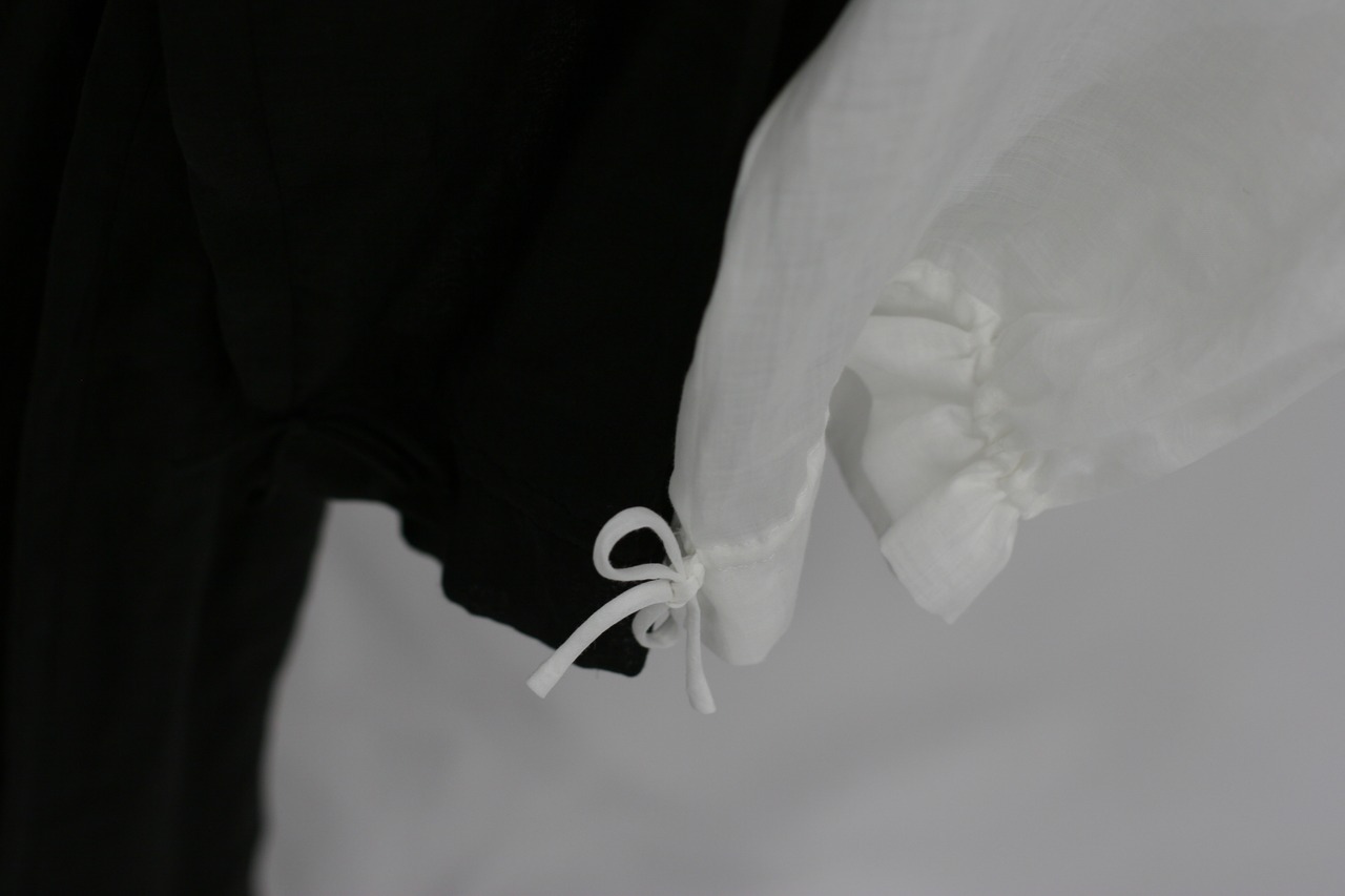 【TOWAVASE】Violette blouse / White・Black