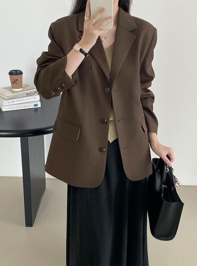 オーバーサイズ 長袖 テーラードジャケット レディース トップス ジャケット スーツ アウター 上着 羽織 丈長 ミディアム 長袖 Vネック 襟付き ポケット 前開き ボタン かわいい 大人可愛い きれいめ シンプル カジュアル 上品 おしゃれ こなれ感 ルーズ 無地 春 秋 冬 授業参観 ママ 通勤 学生 学校 通学 デート お出かけ 旅行 公園 女子会 休日 ショッピング カフェ 重ね着 韓国 オルチャン 体型カバー 普段使い 着回し レイヤード M L ゆったり ネイビー コーヒーブラウン