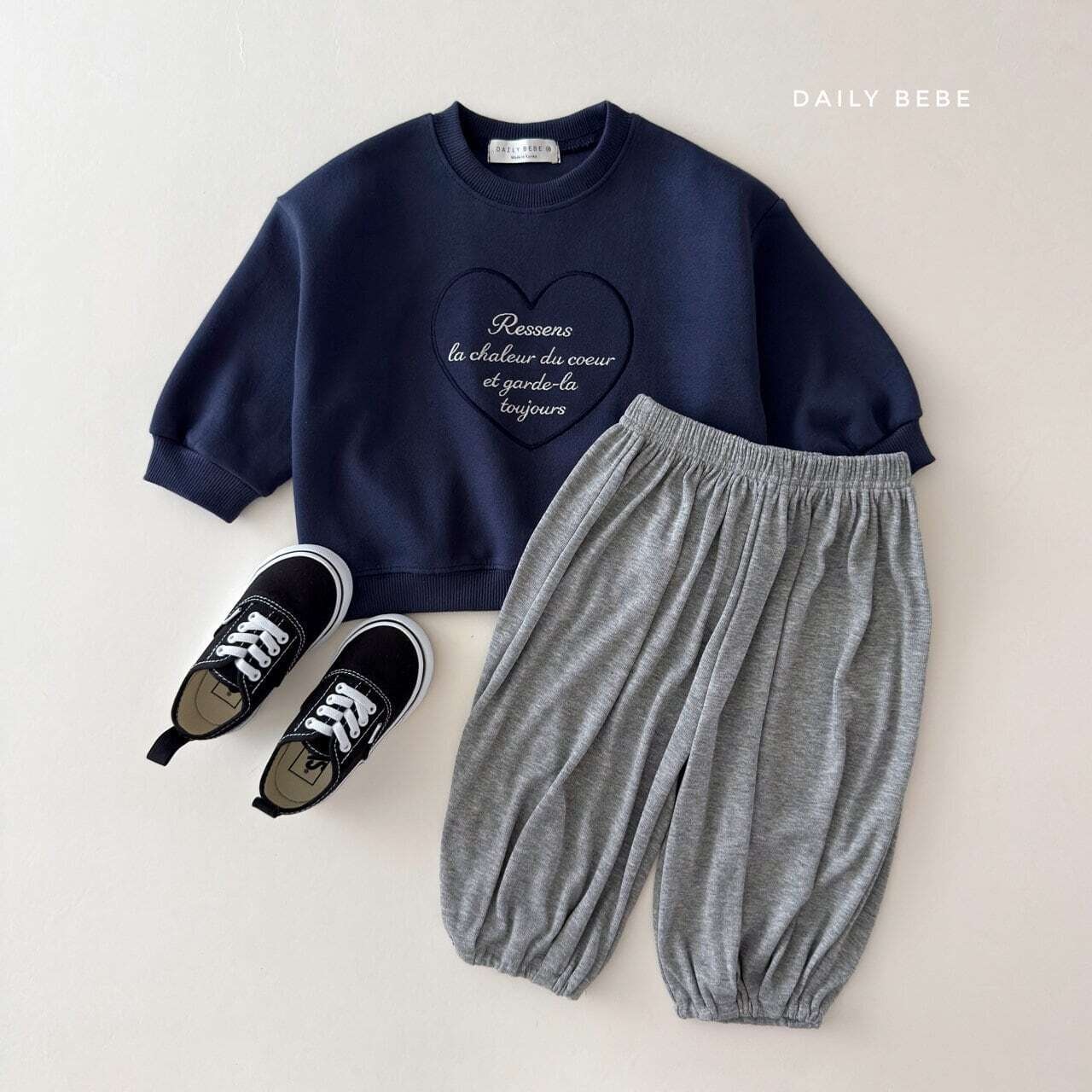 【取寄】Dailybebe ハートワッペントレーナー|秋服|韓国子供服|26/AT