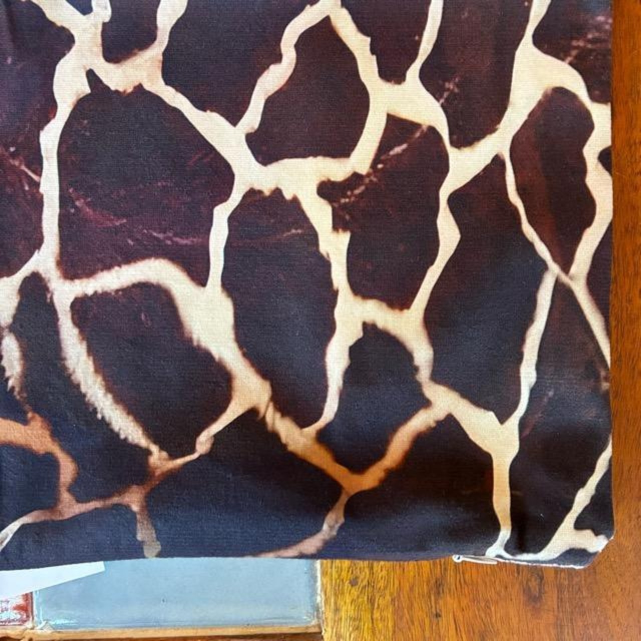TOPANGA Homefurnishing Smooth touch animal cushion cover Giraffe　45×45cm　スムースタッチアニマルクッションカバー　ジラフ　キリン　モダン　リゾート