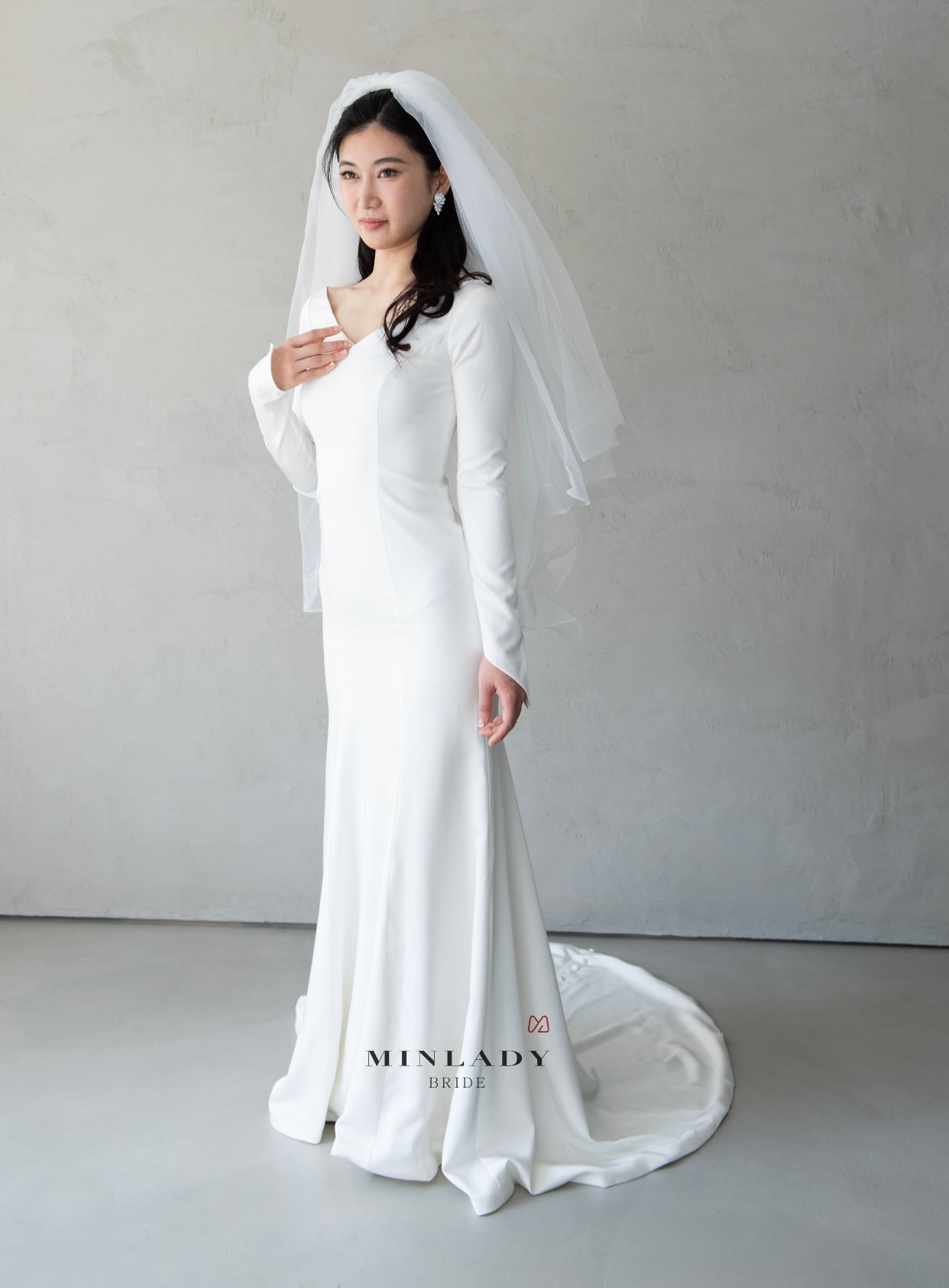 ウェディングドレス オープンバック マーメイド シンプル オープンバック Vネック 長袖 ウェディングドレス