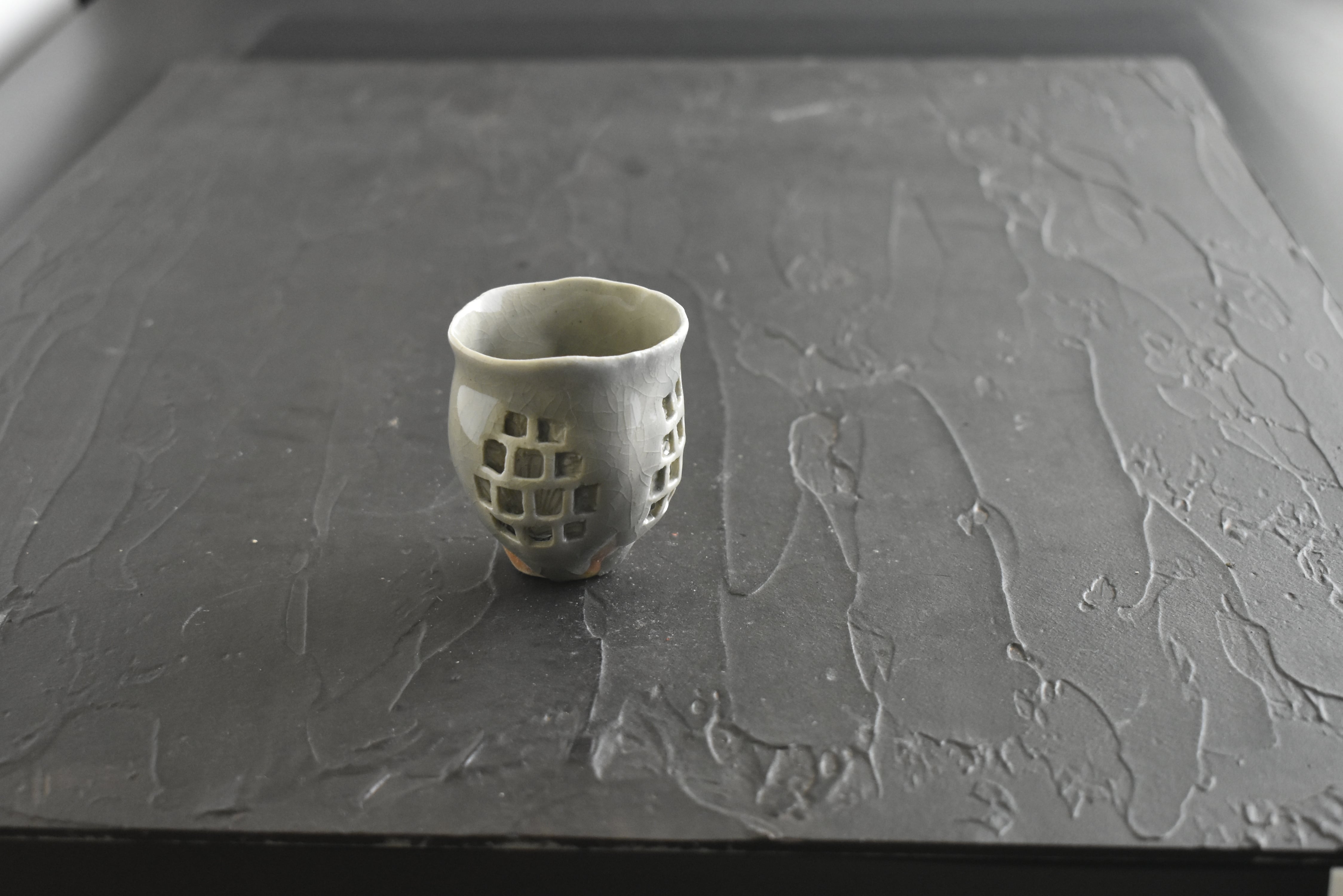 登り窯 芙蓉三角窓貫入ぐい呑 121 | 玉峰窯