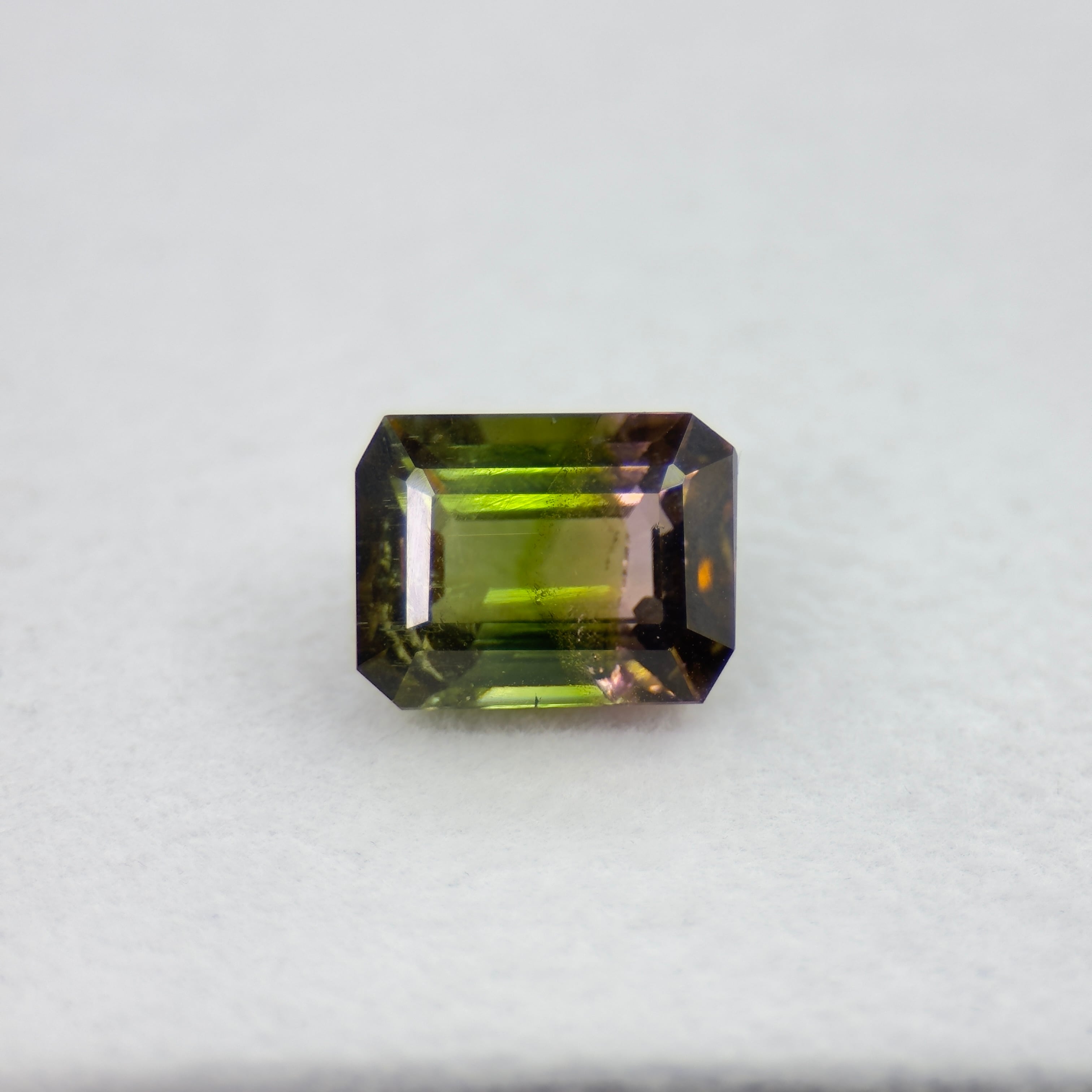 No.153:※虹入り モザンビーク産パライバトルマリン 5.2×4.4 0.36ct