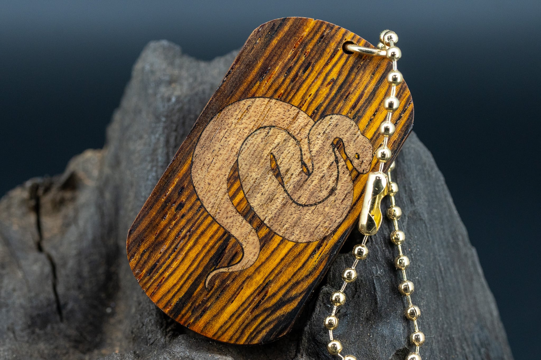 【 エスニックなローズウッド 】 ココボロ ドッグタグ象嵌