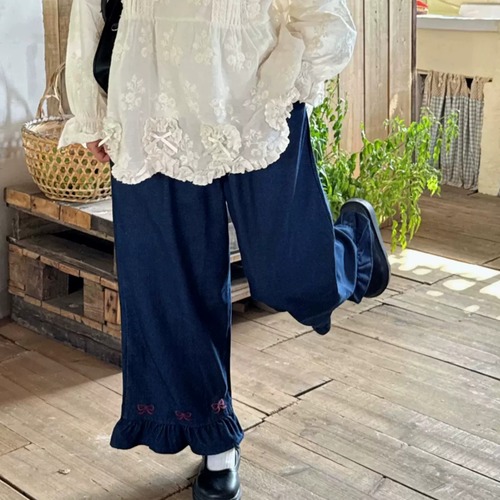 裾フリルリボン刺繍デニムパンツ ・12442