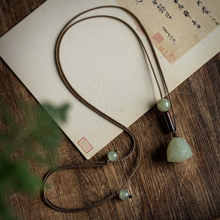 和田玉蓮モチーフ　チャイナネックレス　YS00167