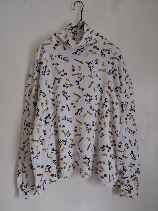 1980’s Made in USA Looney Tunes All-Over Print Mock Neck Long Sleeve Top
