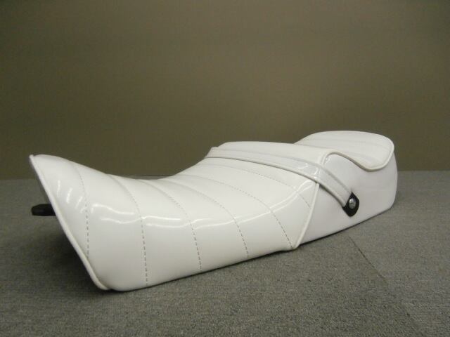 ゼファー750 純正シート ゼファー750 純正シート 送料込み - メルカリ