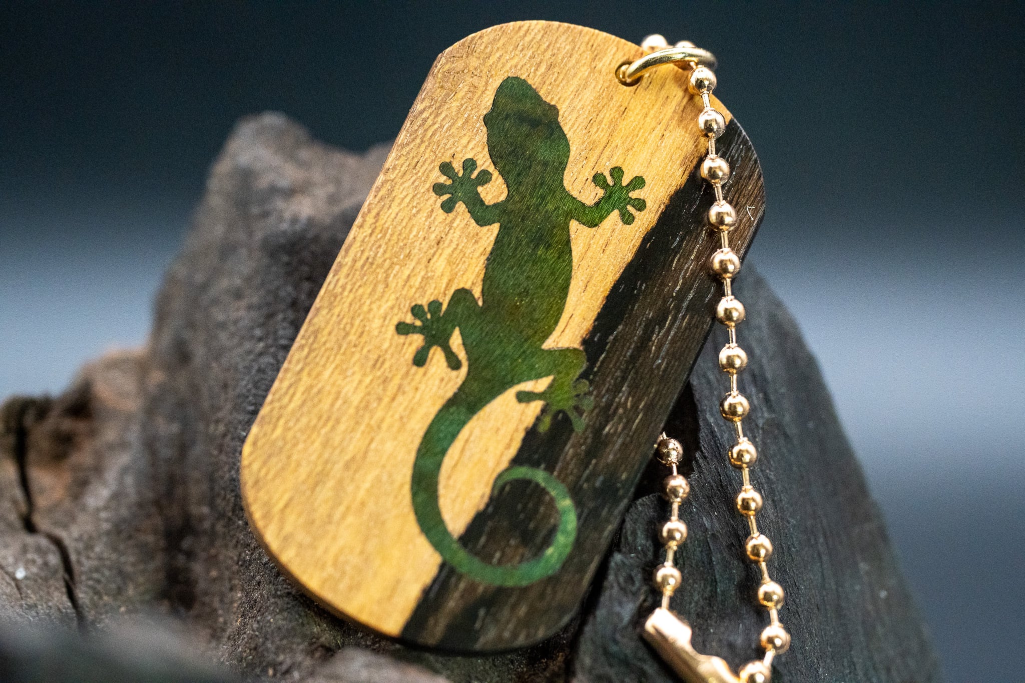 【 マヤの遺産】 ジリコテ ドッグタグ 象嵌 木登りトカゲ