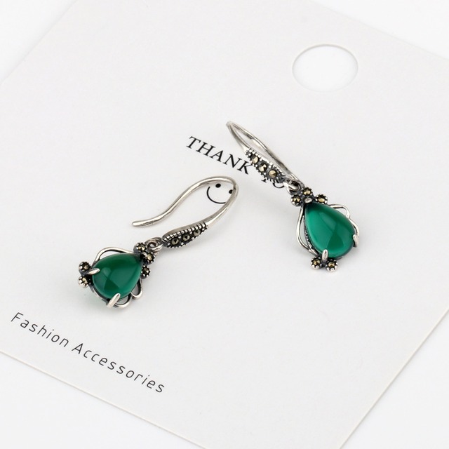 【即納】　ピアス　フックピアス　エメラルド風グリーン　クリソプレーズ　滴型　揺れる