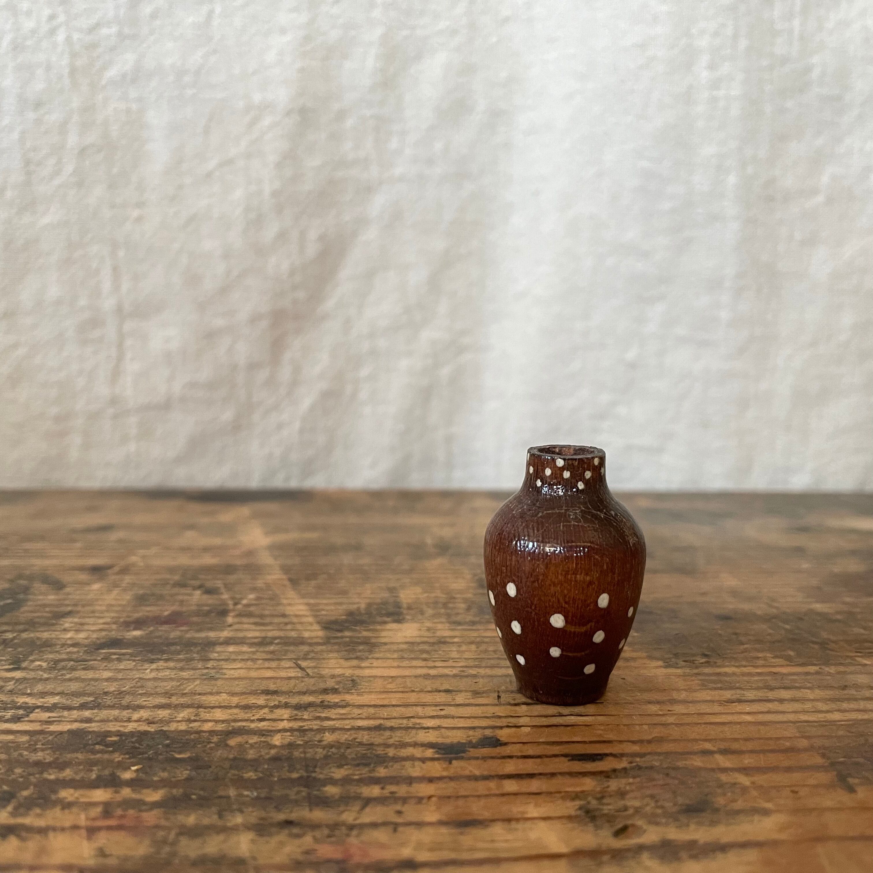 ドット模様のつぼ