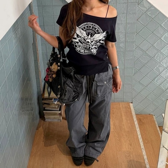 ワンショルダーレトロエンブレムグラフィックTシャツ 2col R02446