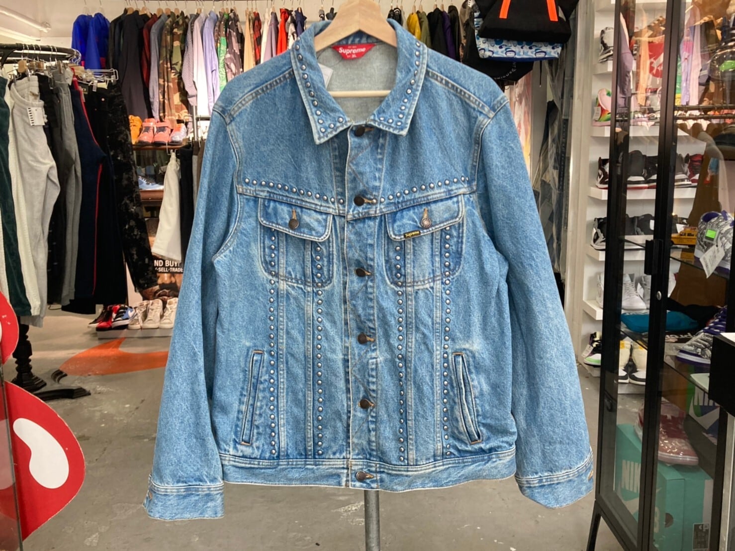 メンズSupreme Studded Denim Trucker Jacket