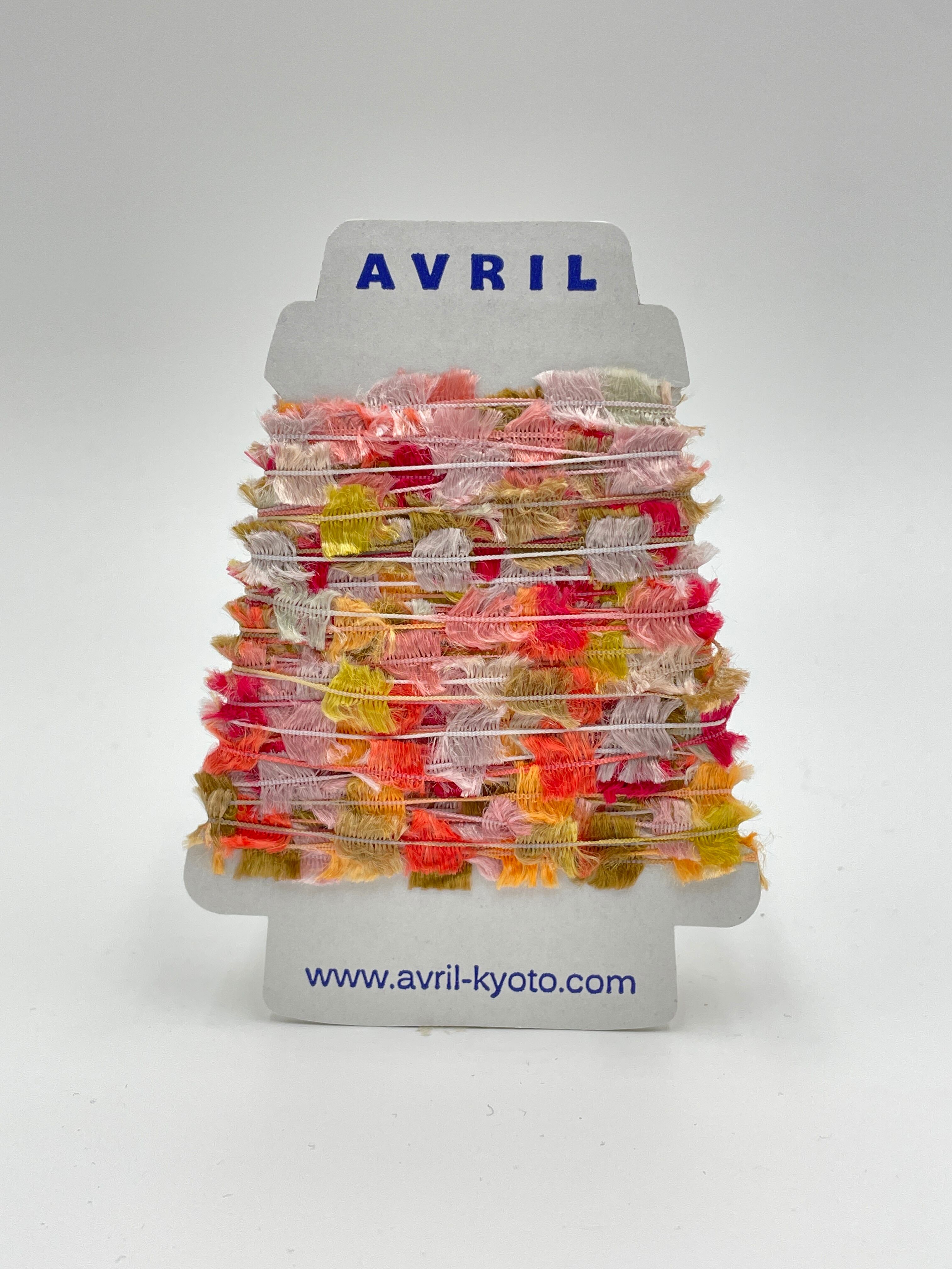 集めたくなる♬楽しい♬可愛い♡『ちょこっと巻きのファンシー糸』AVRILペラコーン179