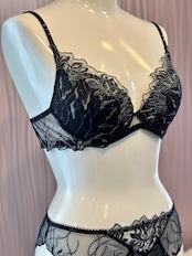 シックな夜 モールドカップブラジャー リズシャルメル