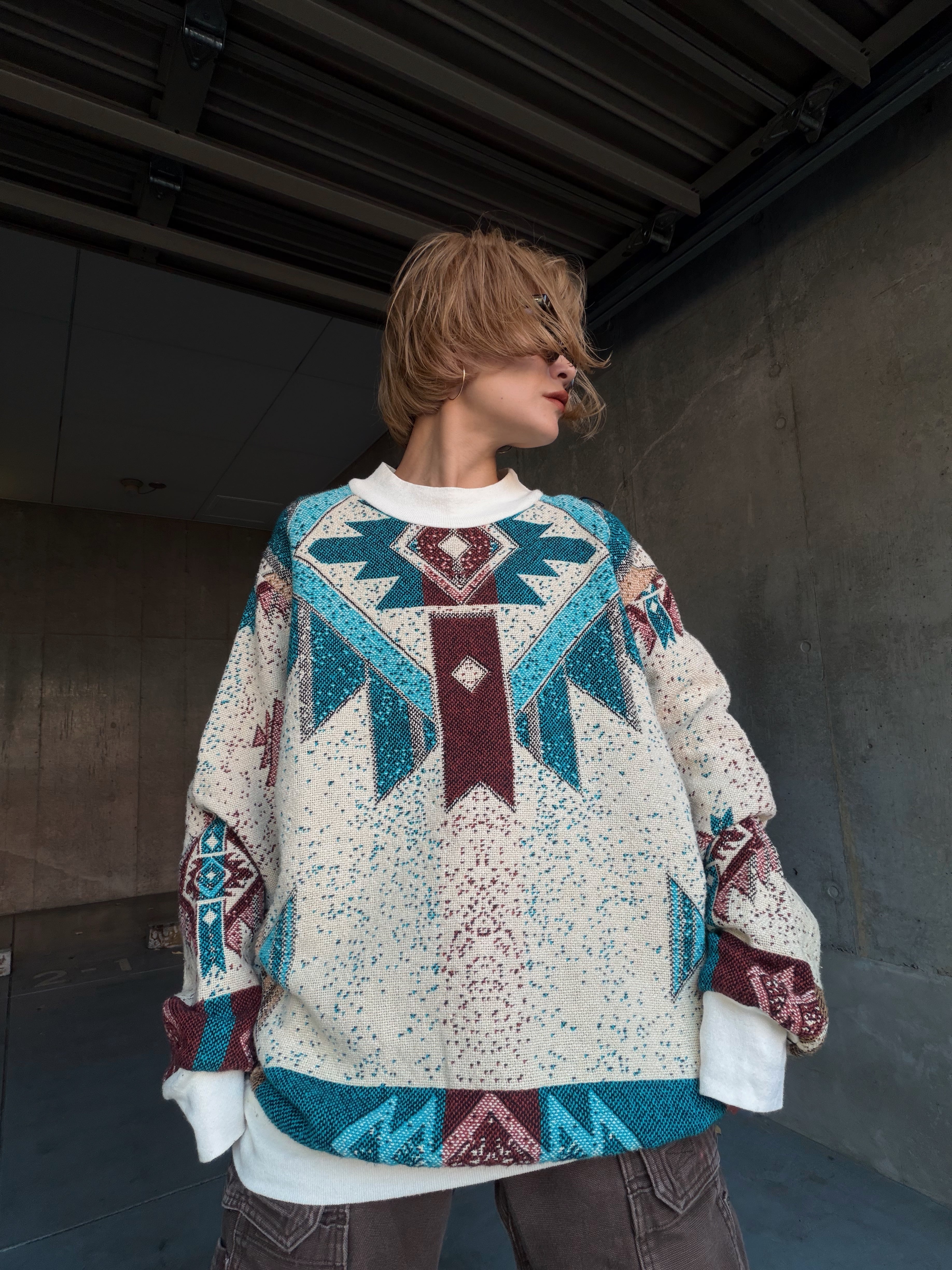 (CS2173)Native geometric patterns pullover made in USA