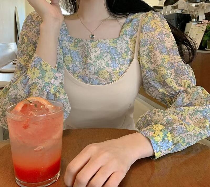 スクエアネック　花柄ブラウス　　AJ−44170-008