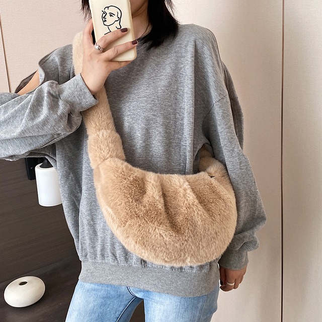 今年人気のスモールバッグレディース2020年秋冬新流行ファッションぬいぐるみショルダーバッグネットレッドぬいぐるみアンダーアームバッグ Tiancai_Wing_Bag69334531778