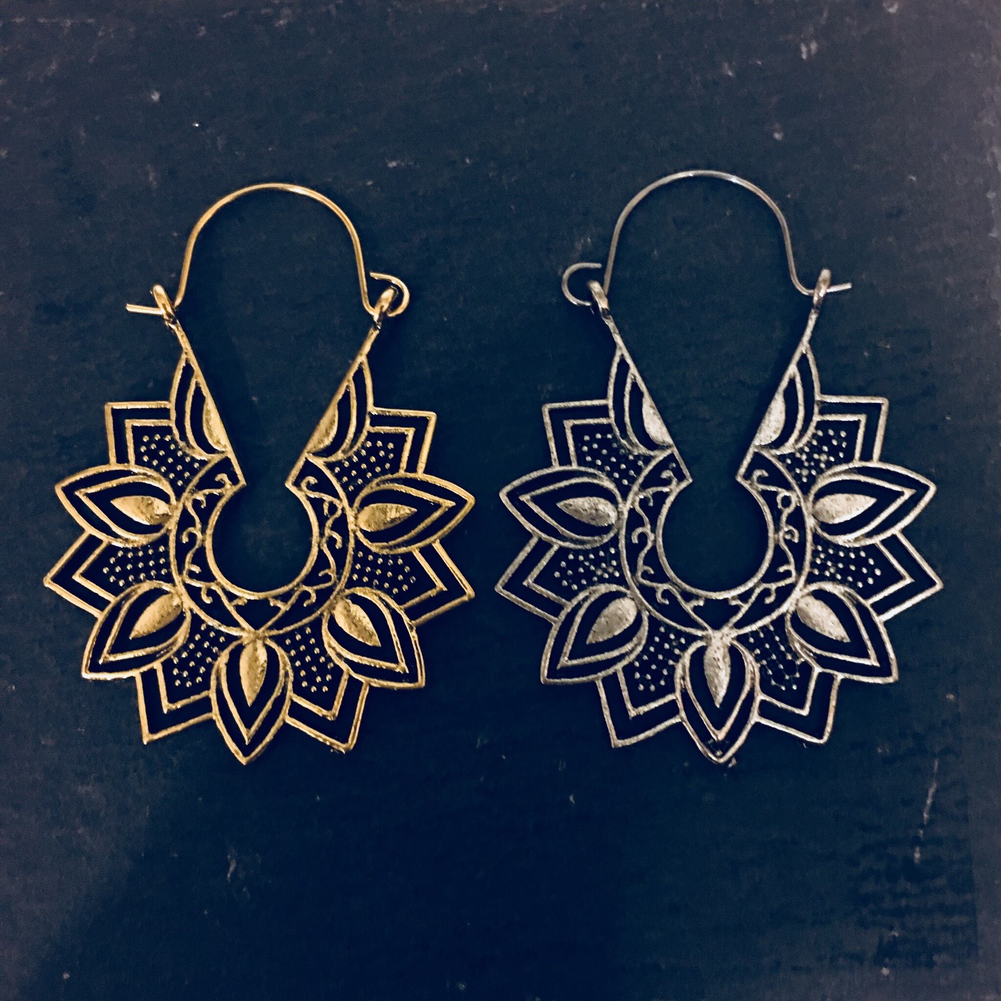 1ペア インカピアス フックピアス フープピアス エスニック アジアン ボヘミアン フラワー