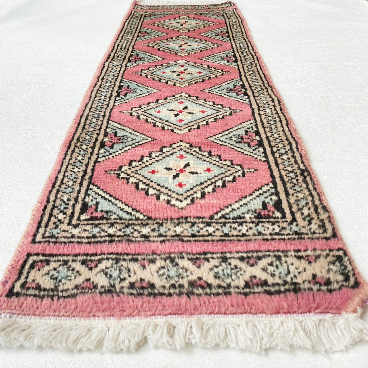 ヴィンテージラグ｜ランナー vintage rug runner * レトロピンク retro pink [rra002] ラグの間 ｜ ヴィンテージラグ・ヴィンテージミニラグ専門店