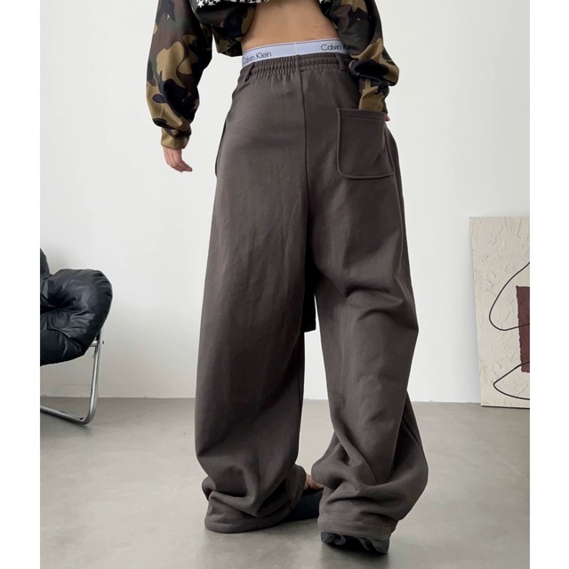 フェイクレイヤードロゴアイレットボリュームスウェットパンツ 1col R02816
