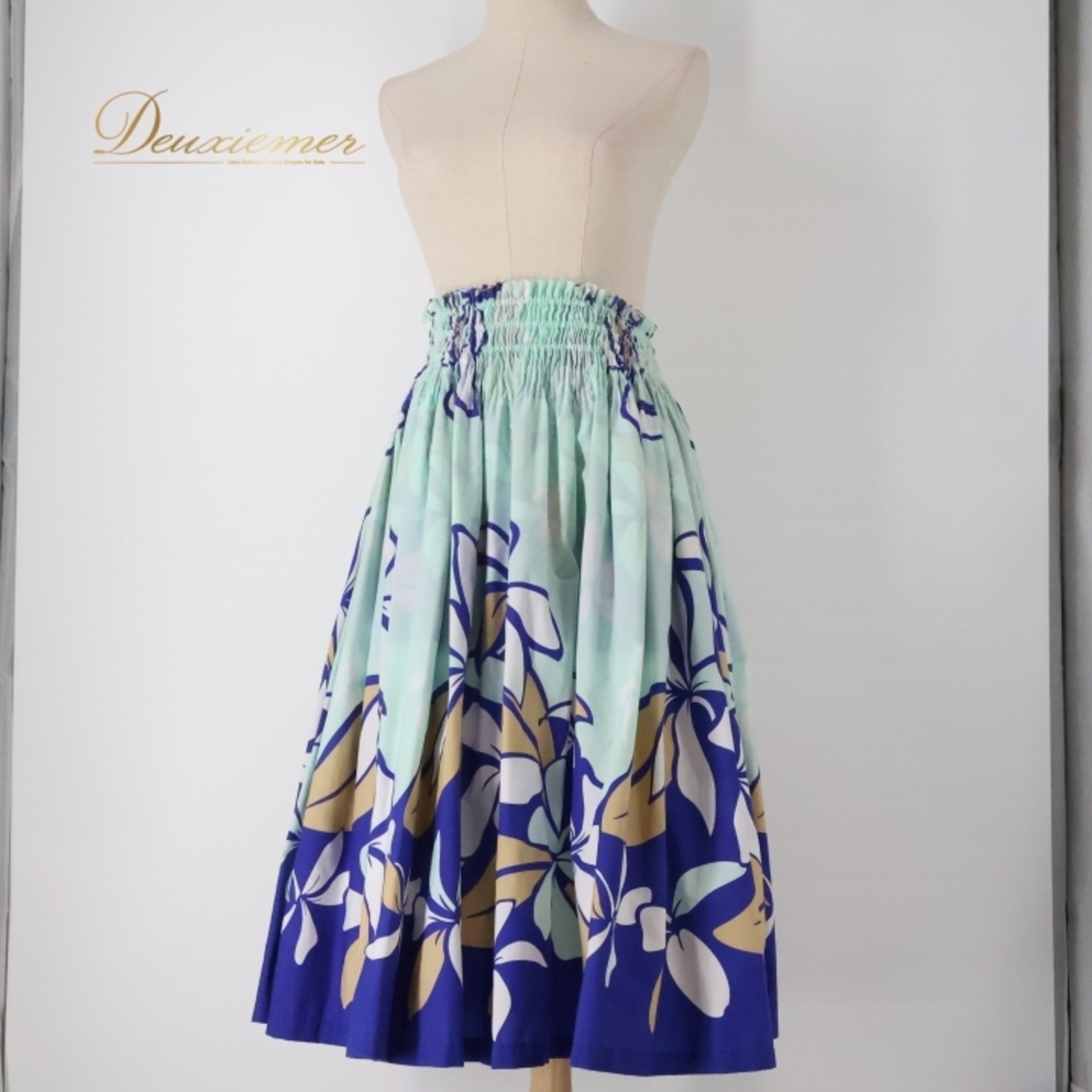 フラダンス 衣装 パウスカート ブルー系 ココエミリー 日本製 ハワイアンプリント プルメリア CoCoEmily アロハ レッスン 練習 フラ ダンス かわいい おしゃれ さわやか 上品 シングル スカート ホワイト系 ベージュ系