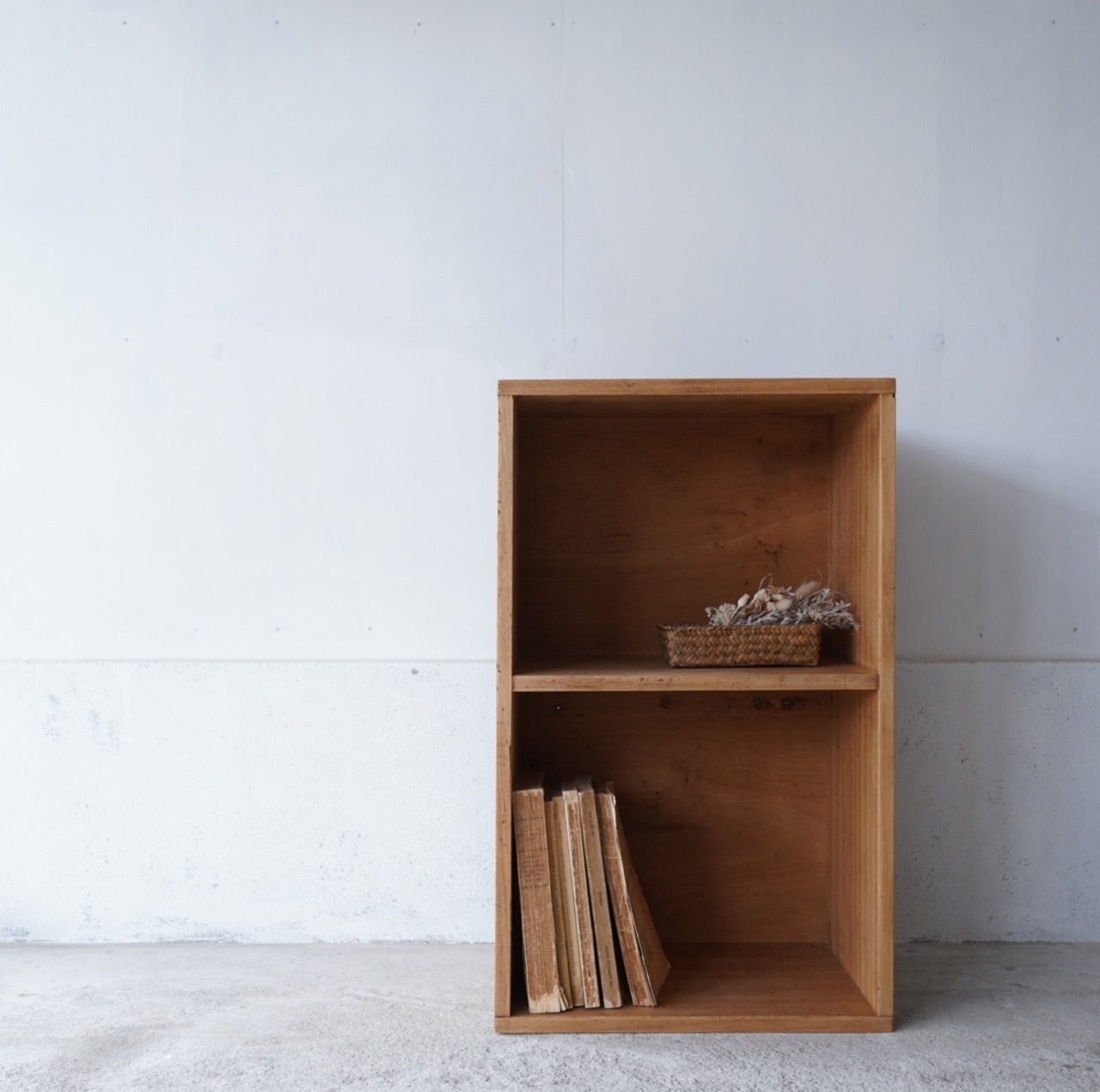 古い2段の木製棚 | Fitzroy Furniture