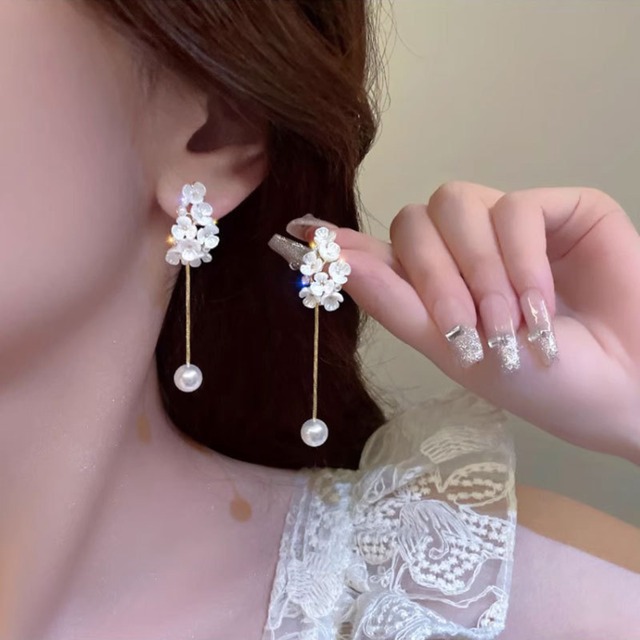 フラワーモチーフ ピアス