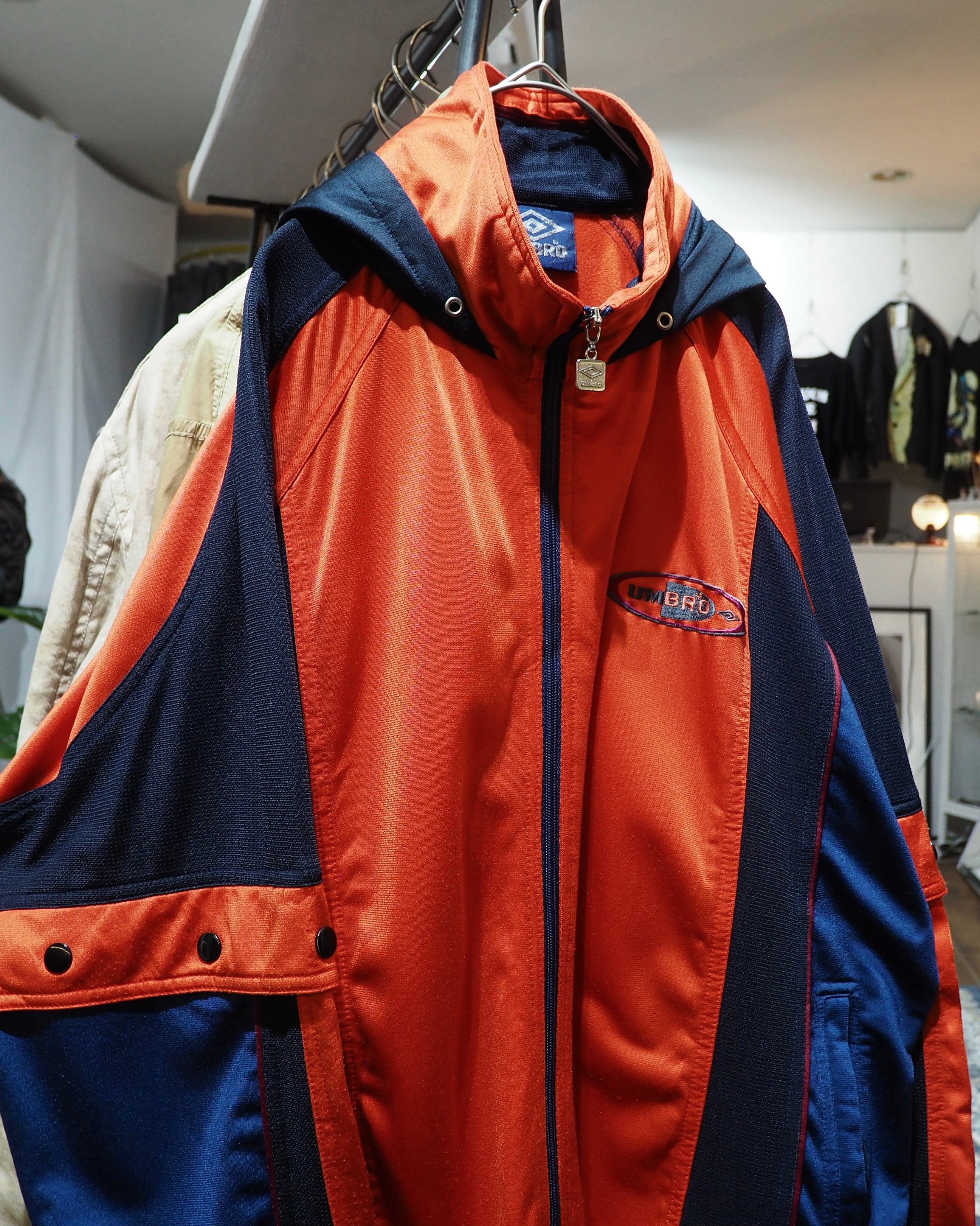 1990s " UMBRO " Vivid Orange × Dark Navy Switching Panel Vintage Loose Track Jacket