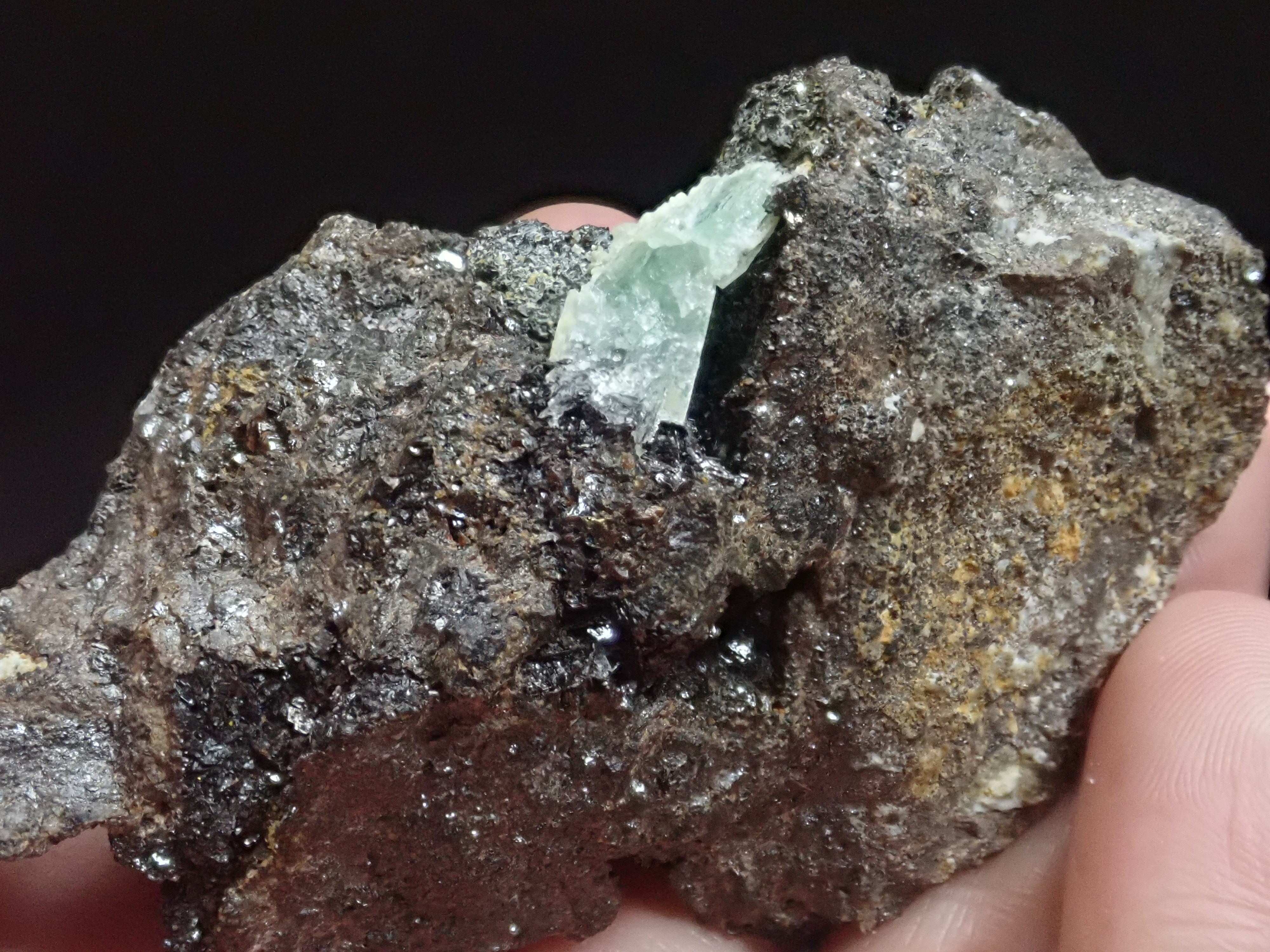 希少な母岩付き】フォスフォフィライト 燐葉石 原石 標本 | 石処たっちゃん