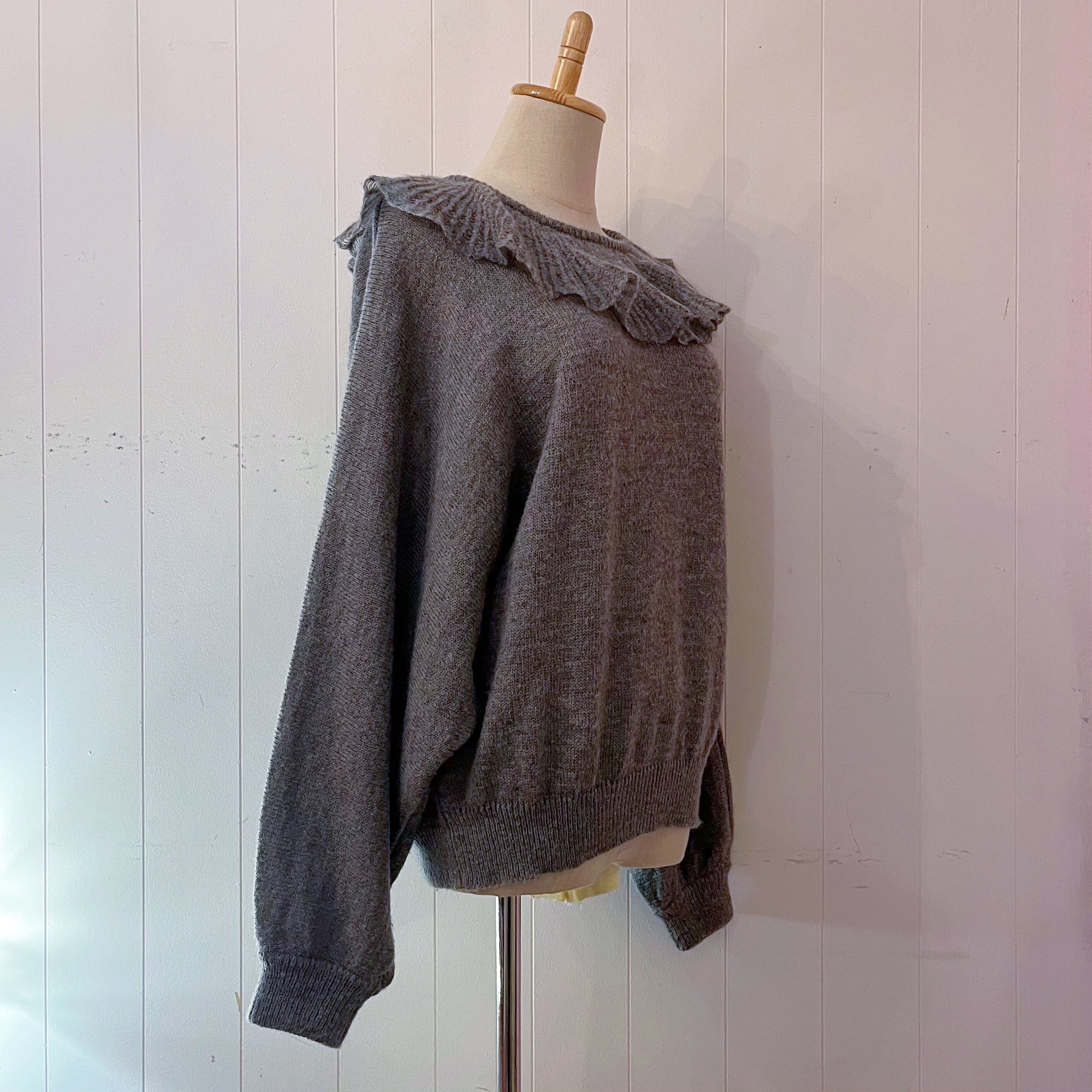 big frill collar gray knit sweater