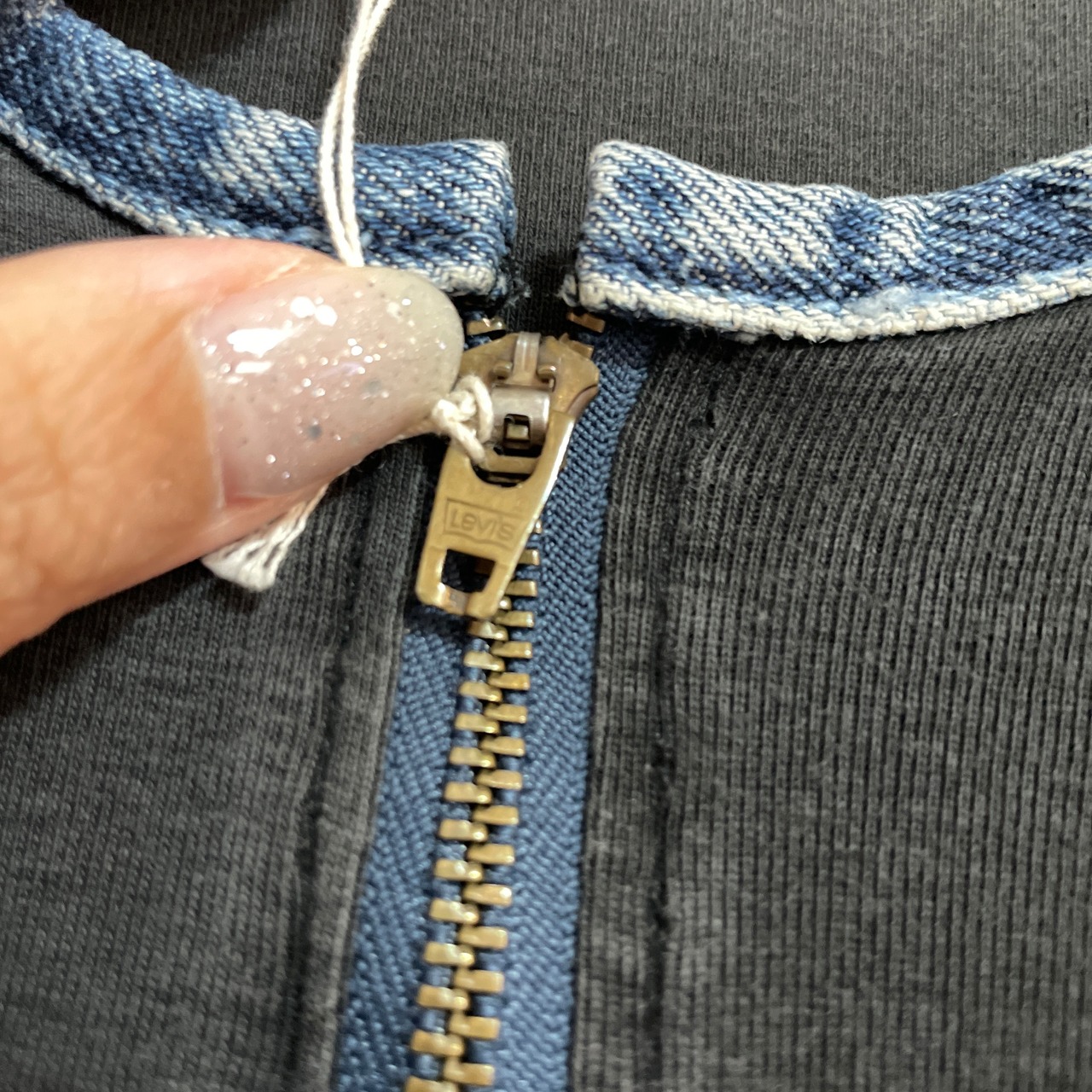 リーバイス　Levi’s リメイクtシャツ