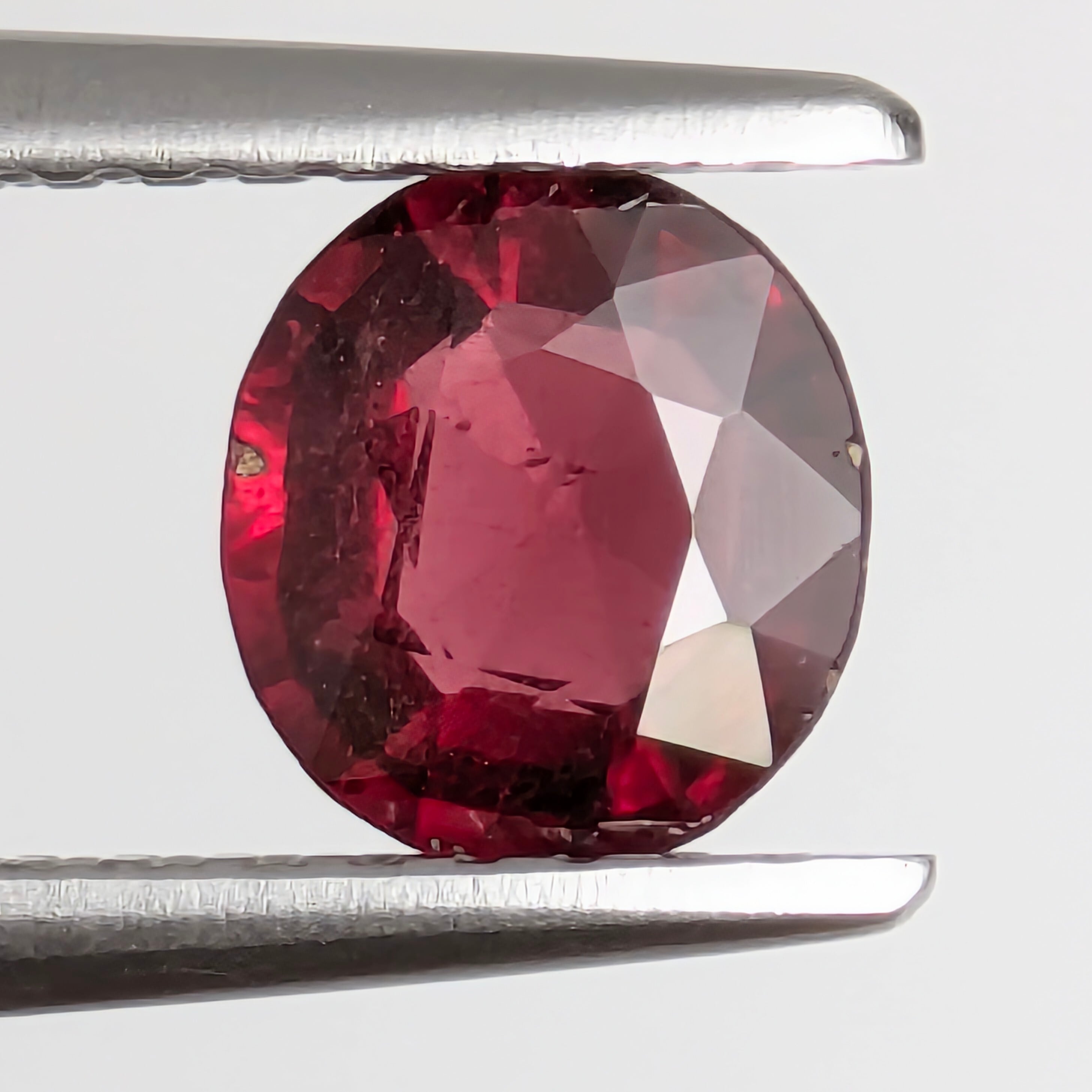 レッドスピネルルース ミャンマー・モゴック産 【0.81ct】 PRO207900