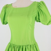 フラダンス 衣装 ワンピース ドレス ココエミリー グリーン系 CoCoEmily 日本製 パフスリーブ イエロー系 グラデーション かわいい 鮮やか 華やか 明るい ハワイアン アロハ ハワイアンプリント フラ ダンス レッスン 練習 明るい印象